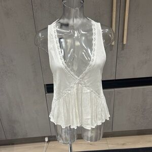 Kendall & Kylie White Lace Trim Top